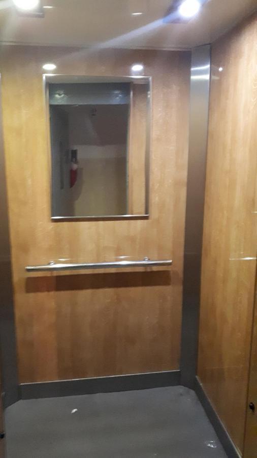 Apartamenty Centrum Panoramiczna Mala Dwojka Swan Labedz Promenada Klimatyzacja Lodowa キェルツェ エクステリア 写真