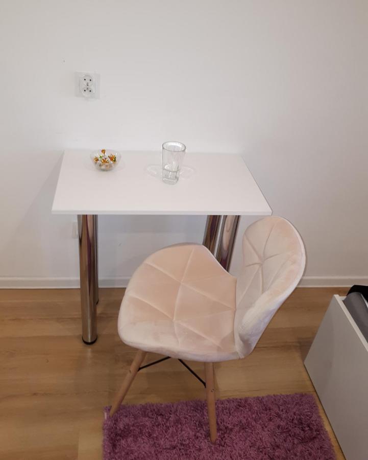 Apartamenty Centrum Panoramiczna Mala Dwojka Swan Labedz Promenada Klimatyzacja Lodowa キェルツェ エクステリア 写真